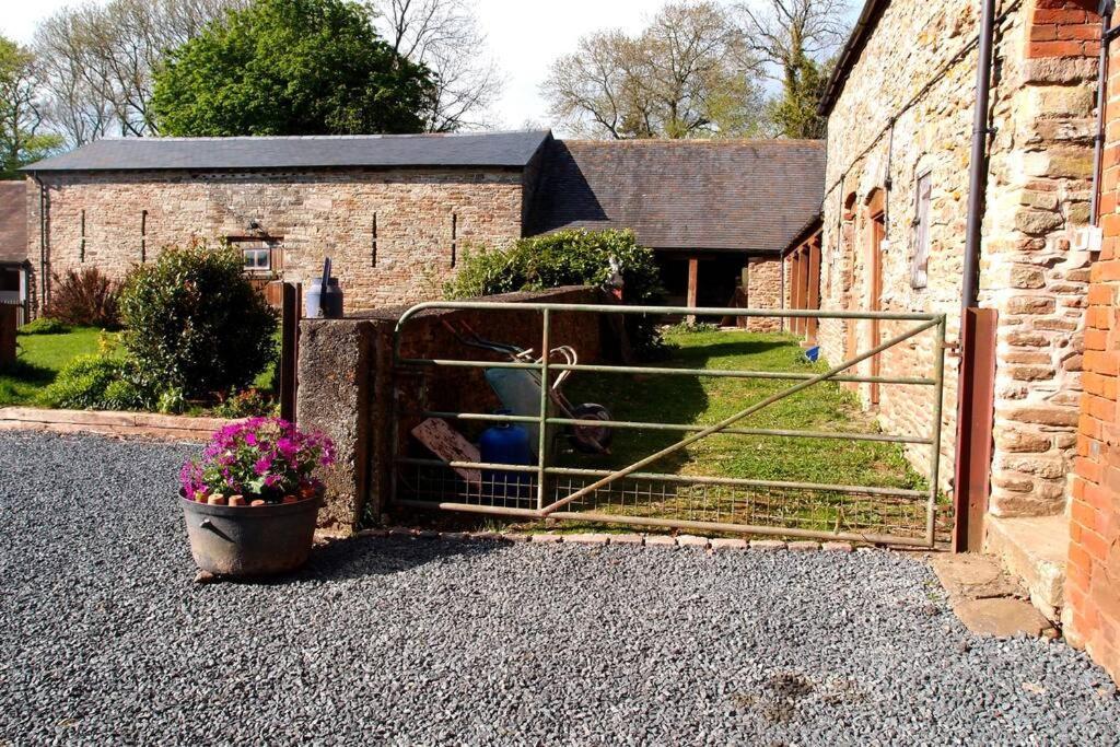 Upper Heath Farm - Stable Cottage 克雷文阿姆斯 外观 照片